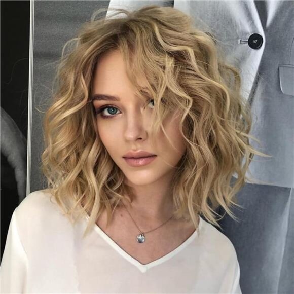 Layered Short Ombre Blonde Wavy Bob Wigs for Women Mid-length Blonde